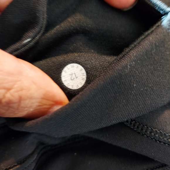 Lululemon yoga pants - Picture 3 of 3